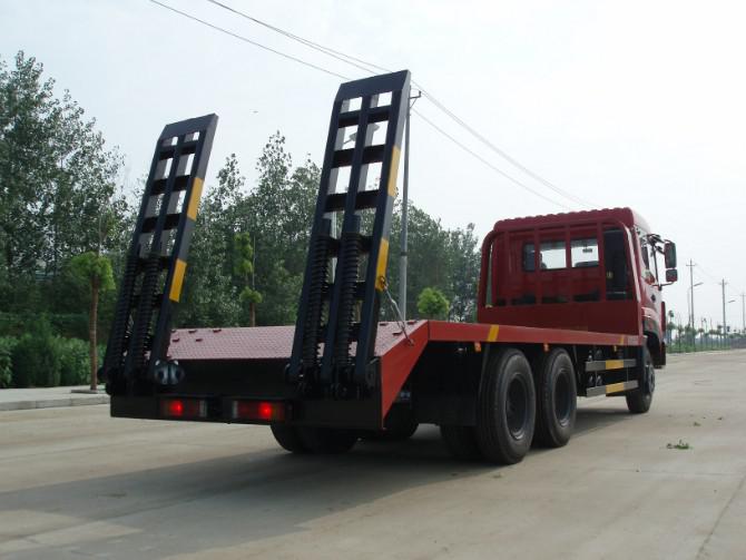 東風(fēng)特商平板運(yùn)輸車(chē) 東風(fēng)特商平板運(yùn)輸車(chē)