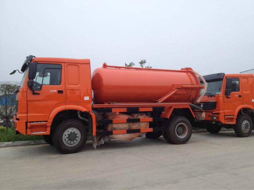 重汽吸污車 重汽吸污車