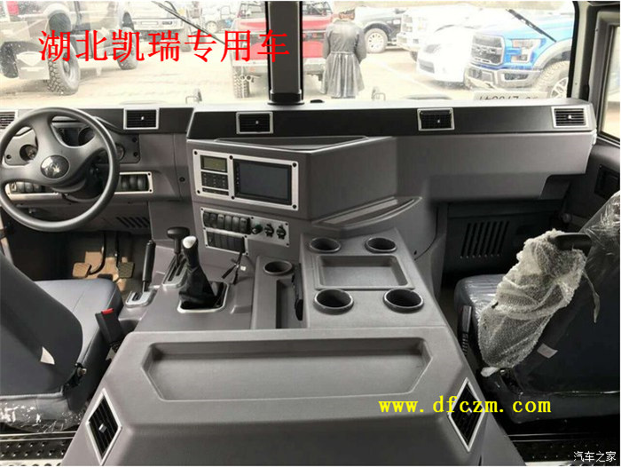 東風猛士越野車民用版儀表臺 東風猛士越野車民用版儀表臺